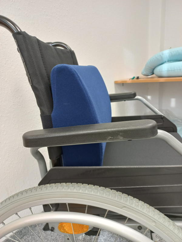 210653-4 HAN 07 - bederní opěrka (36x32x10) V5018